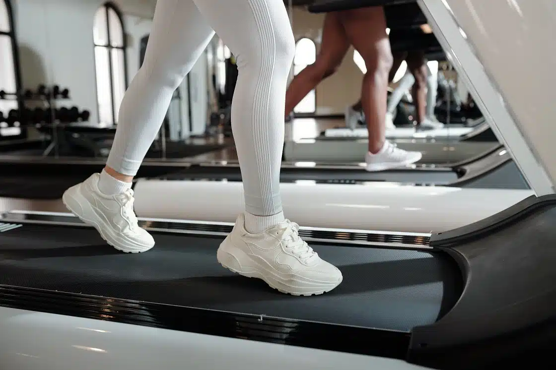 Best Home Treadmills Under $1000, Under-Desk Treadmills with Incline, Walking Pad vs Other Compact Fitness Equipment