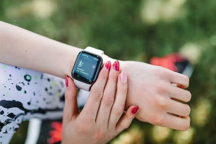 How to Track Treadmill Steps on iPhone
